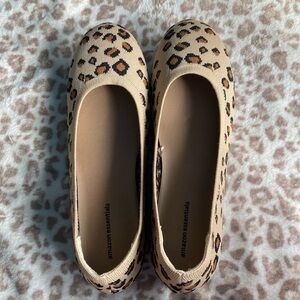 Amazon Essentials Tan and Black Loafers